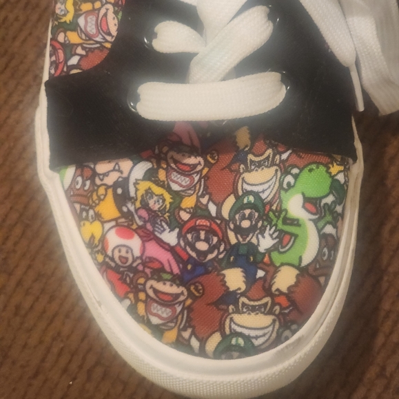 Super mario shoes size 5 - Picture 2 of 3